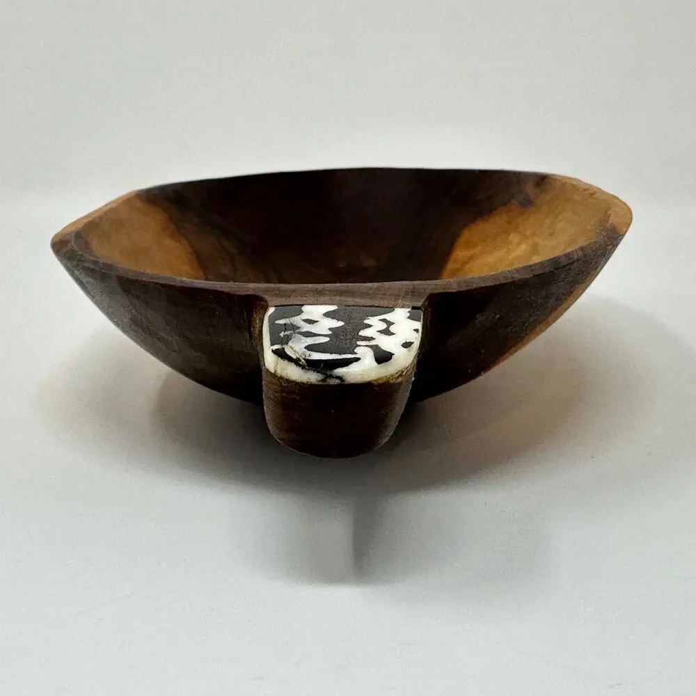 Unbranded hand carved